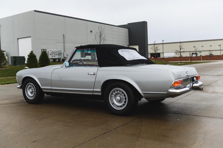  Mercedes-Benz 280 SL (W113) 1969 года  (EU) (фото 21 из 141)